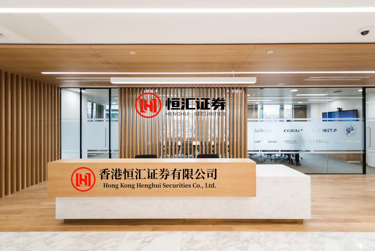 屿科配资 一箭射穿手臂，宰相咬着牙没吭声，调转马头就往家跑。 刚到坊门口，第二